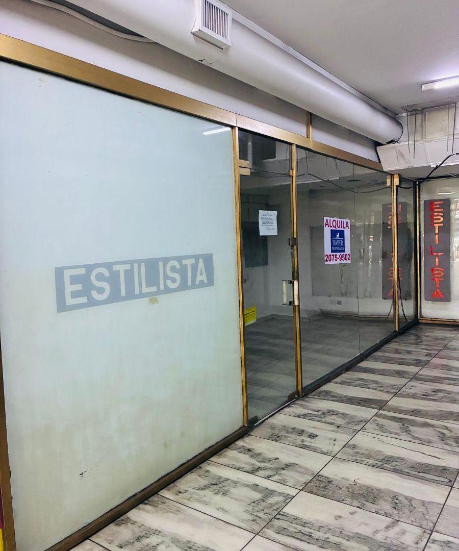 Foto de LOCAL EN GALERIA APTO TODO RUBRO. TIENE AGUA., imagen 2