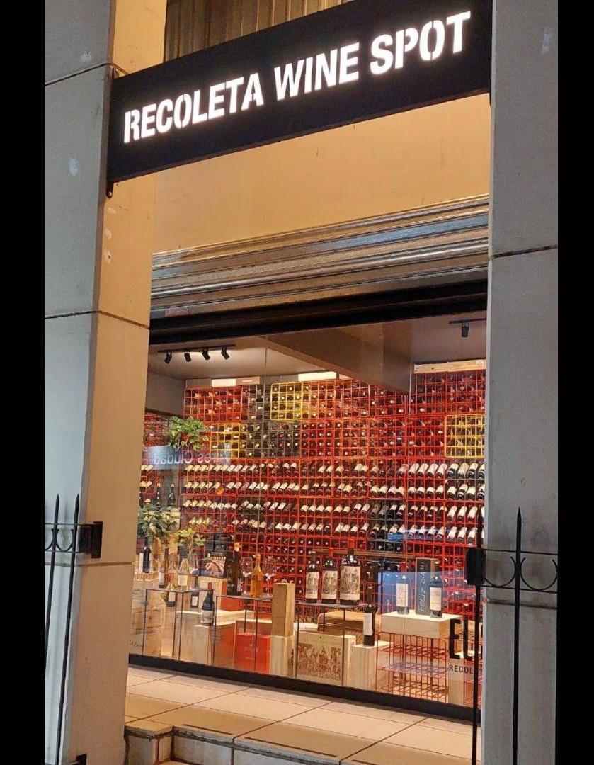 Foto de Excelente local comercial Amplia vidriera Muy buena ubicación en, imagen 4