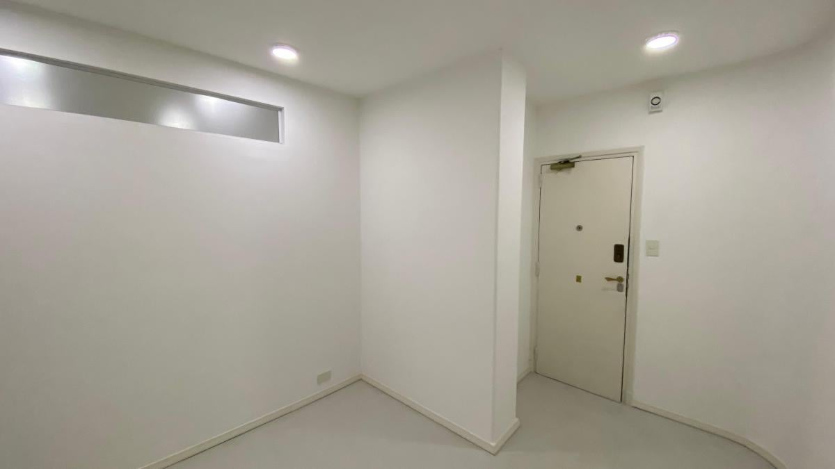 Excelente Departamento Apto Profesional, Ideal Escribanía Muy Luminoso. 5