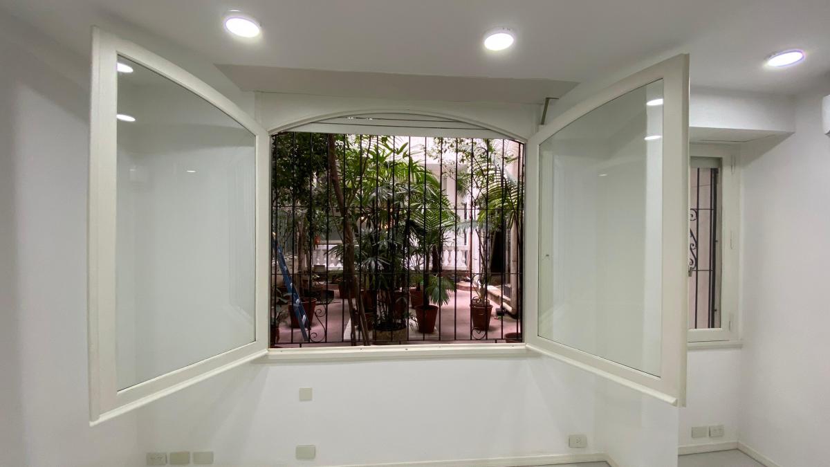 Excelente Departamento Apto Profesional, Ideal Escribanía Muy Luminoso. 2