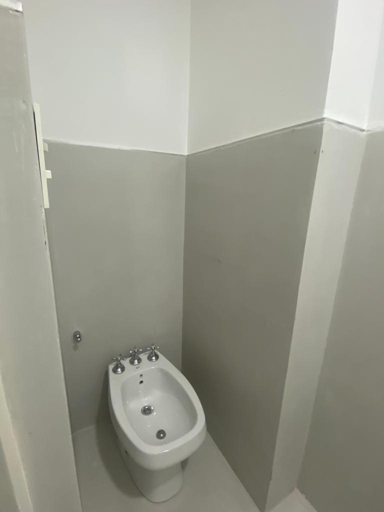 Excelente Departamento Apto Profesional, Ideal Escribanía Muy Luminoso. 4