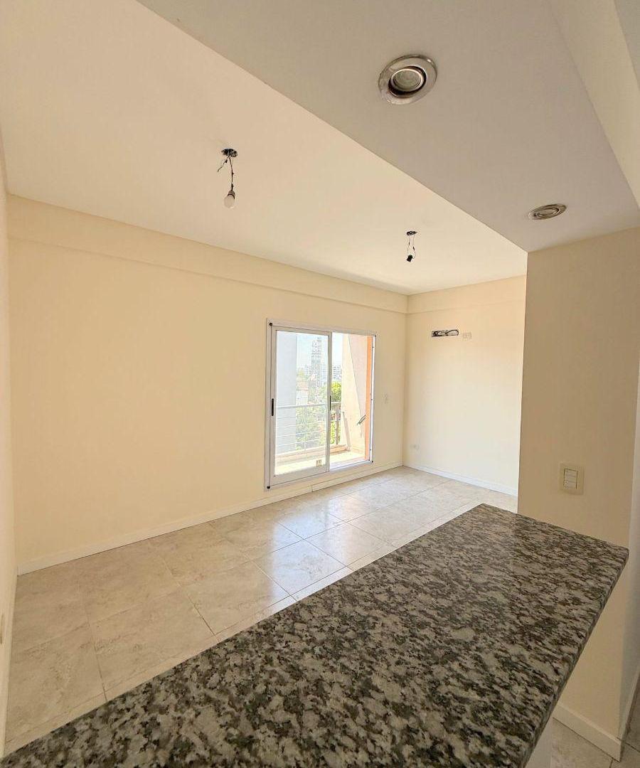 Av Rosales 859 - Remedios de Escalada - Lanús ! Semipiso de 2 ambientes con cochera! impecable!