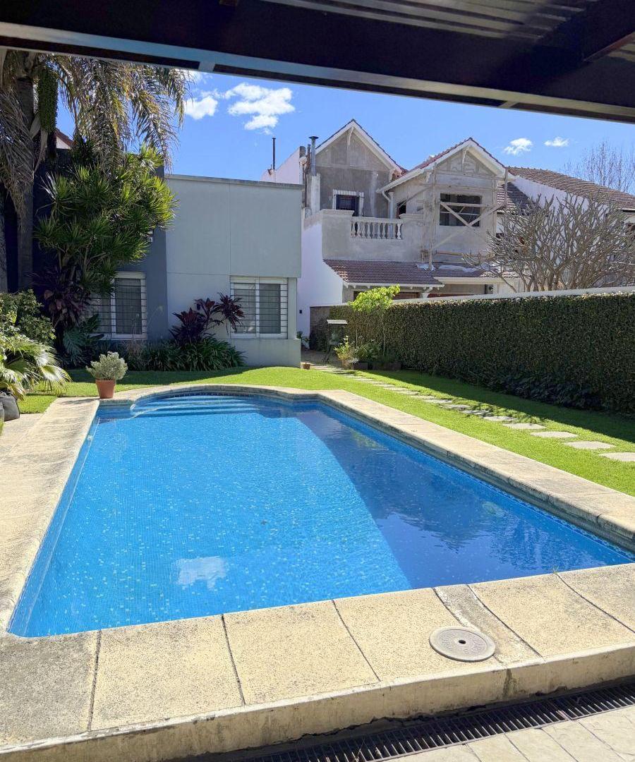 Foto de Acevedo 1200 - Banfield Oeste - Increíble Chalet 6 ambientes con parque, imagen 1