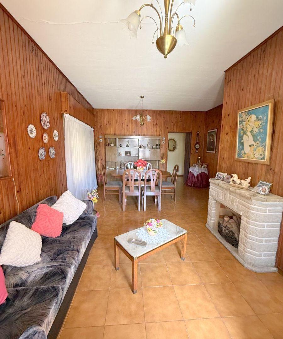Foto de Catamarca al 3100 - Lanus O - Excelente Casa De lote propio 4 amb con, imagen 3