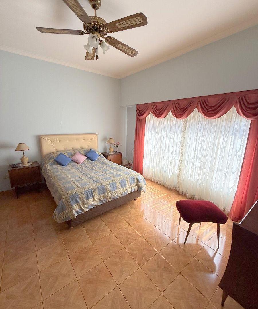 Foto de Catamarca al 3100 - Lanus O - Excelente Casa De lote propio 4 amb con, imagen 5