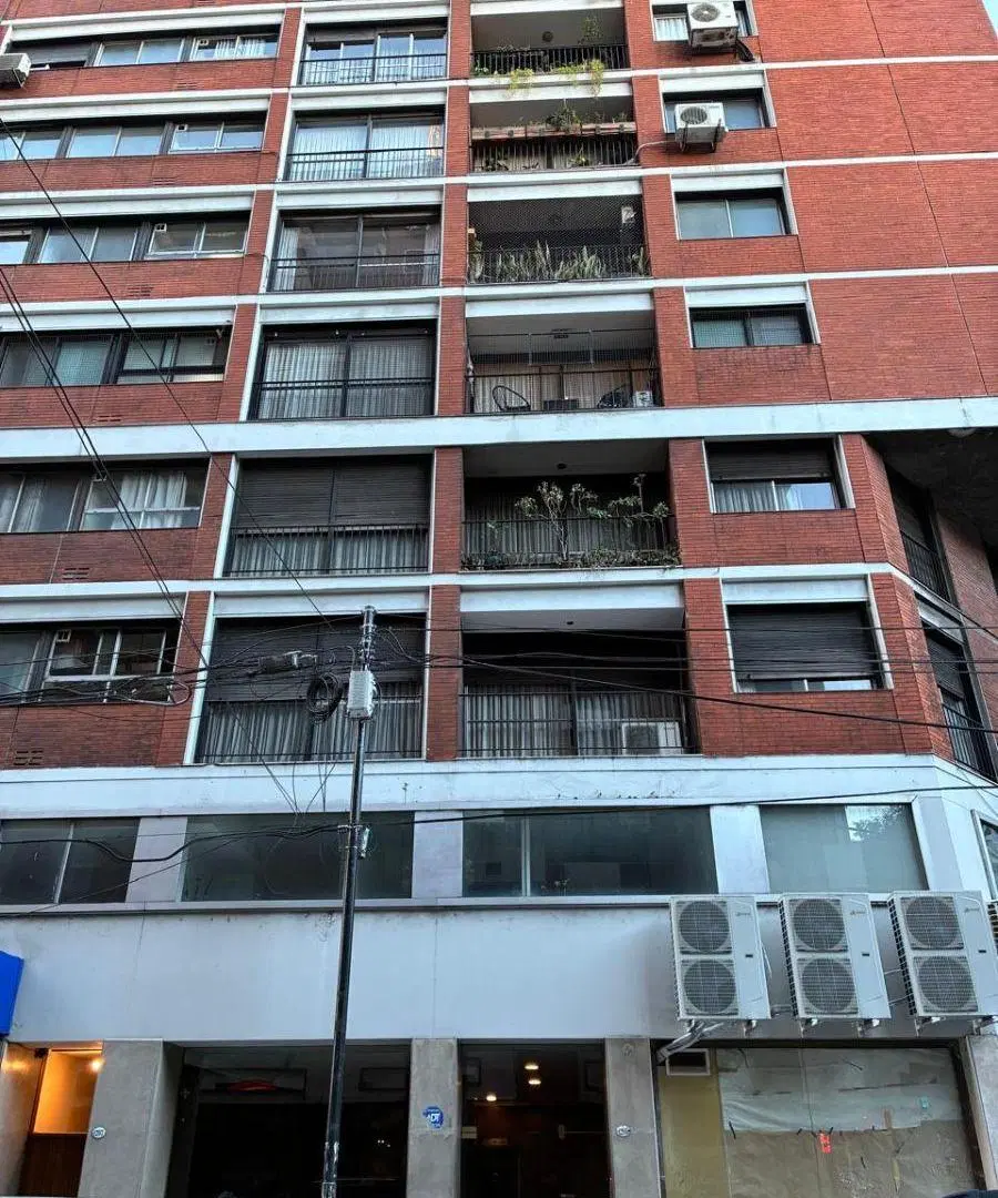 RECOLETA- FRENTE 3 amb- BALCON, BAÑO, DORMITORIO, COMEDOR LUMINOSO 3