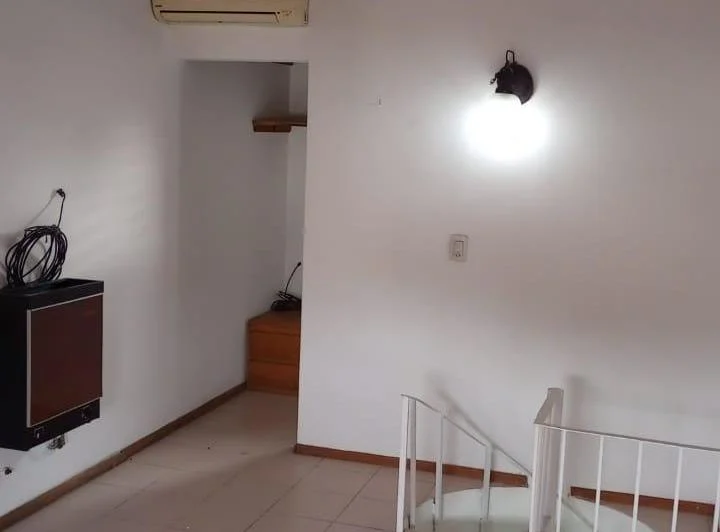 EXCELENTE DEPARTAMENTO EN DOS PLANTAS! 4