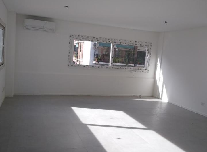 Departamento 1 amb Fte - Apto. VVDA - se hace contrato comercial a 1 año 2