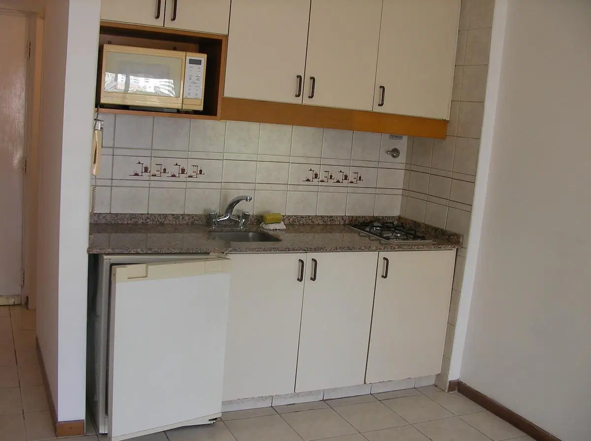 Departamento 1 amb contra frente Cocina integrada, amplio placard. 5