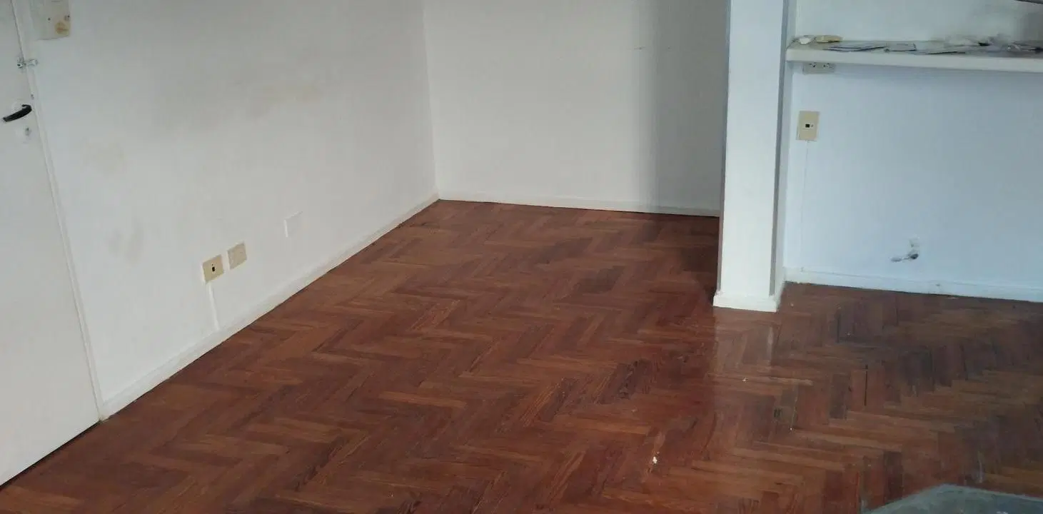 Departamento 2 amb 3er piso por escalera luminoso Buen estado a mts. del Cid Campeador 1