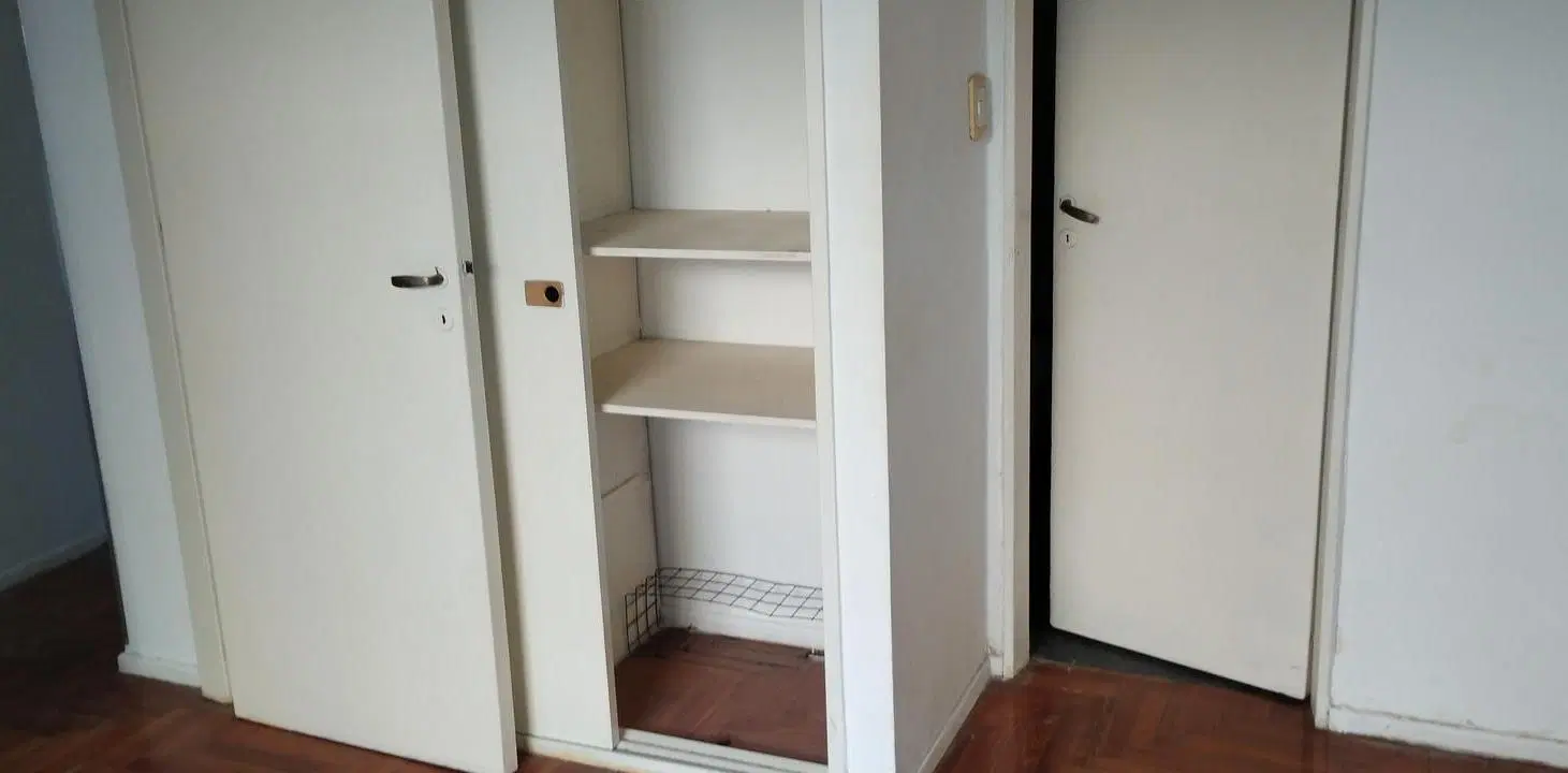 Departamento 2 amb 3er piso por escalera luminoso Buen estado a mts. del Cid Campeador 8