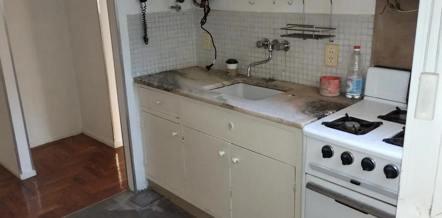 Departamento 2 amb 3er piso por escalera luminoso Buen estado a mts. del Cid Campeador 4