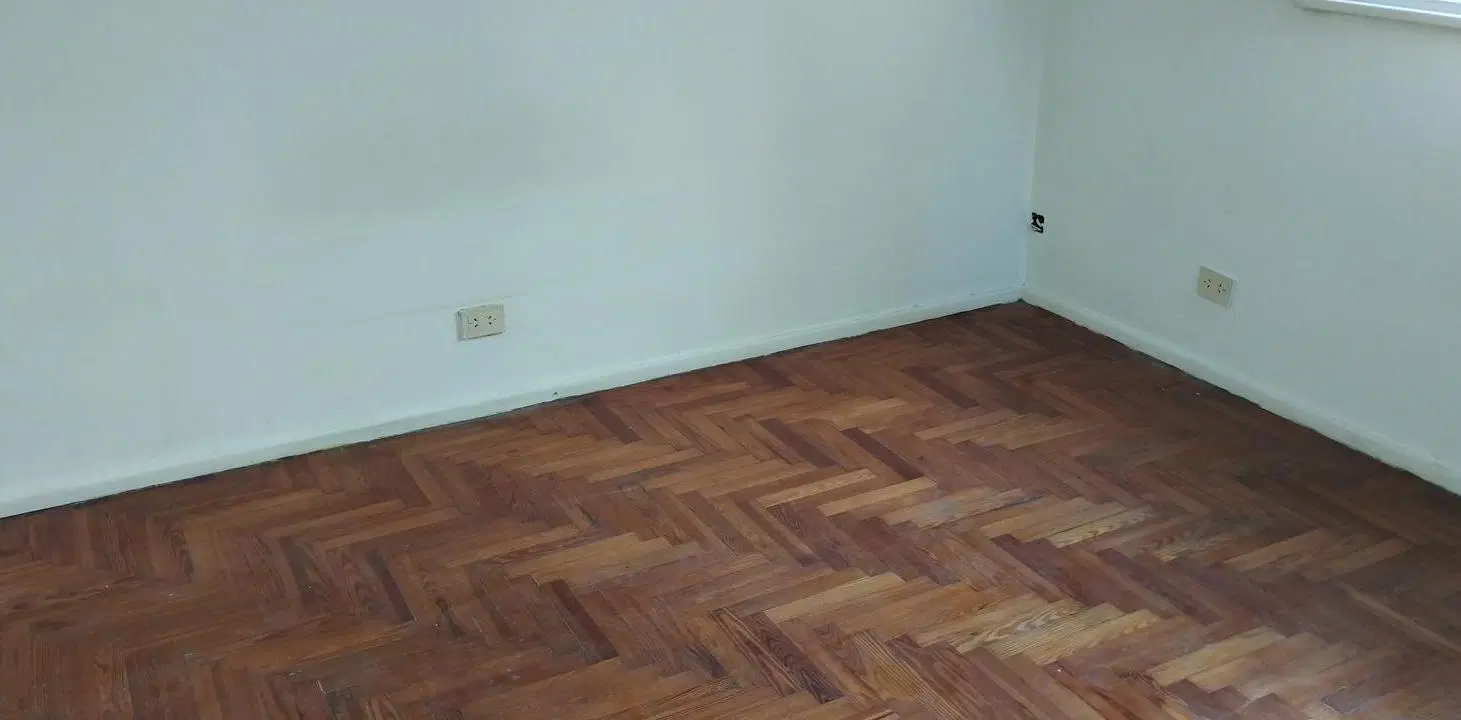 Departamento 2 amb 3er piso por escalera luminoso Buen estado a mts. del Cid Campeador 5