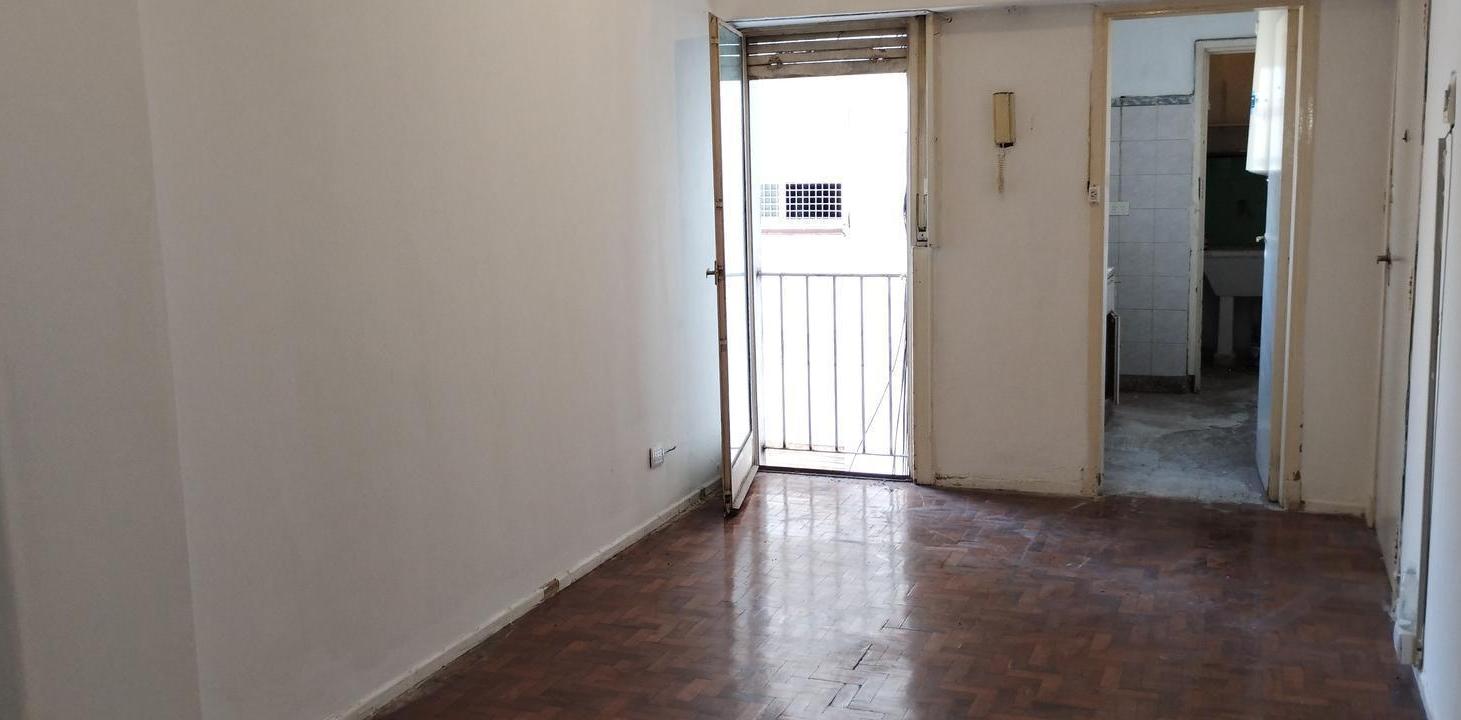 Foto de Once Departamento amplio 2 amb a reciclar, imagen 5