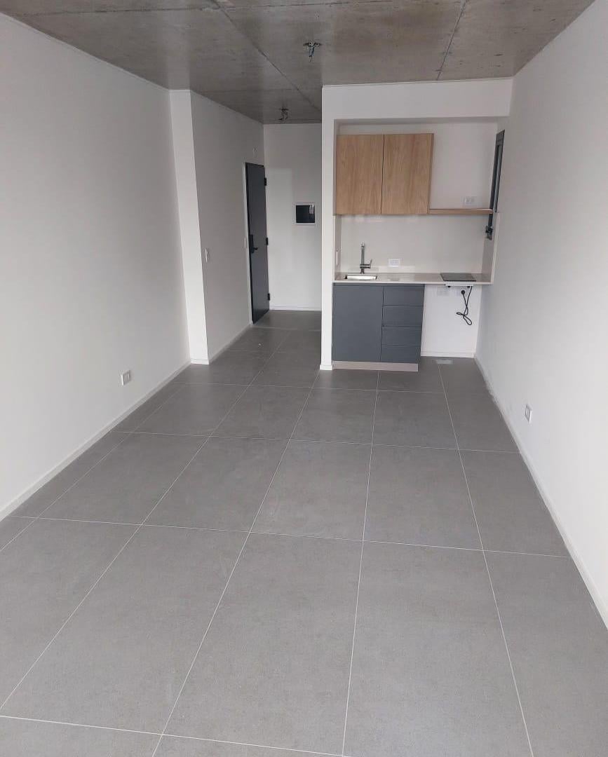 Foto de Excelente Monoambiente Cfte. con Balcon - Ofic. o VVda. 36 M2, imagen 1