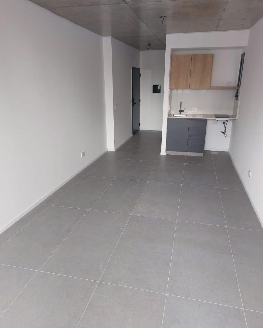 Foto de Excelente Monoambiente Cfte. con Balcon - Ofic. o VVda. 36 M2, imagen 3