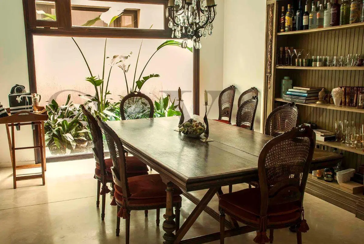 Impecable Casa en Barrio Parque 4