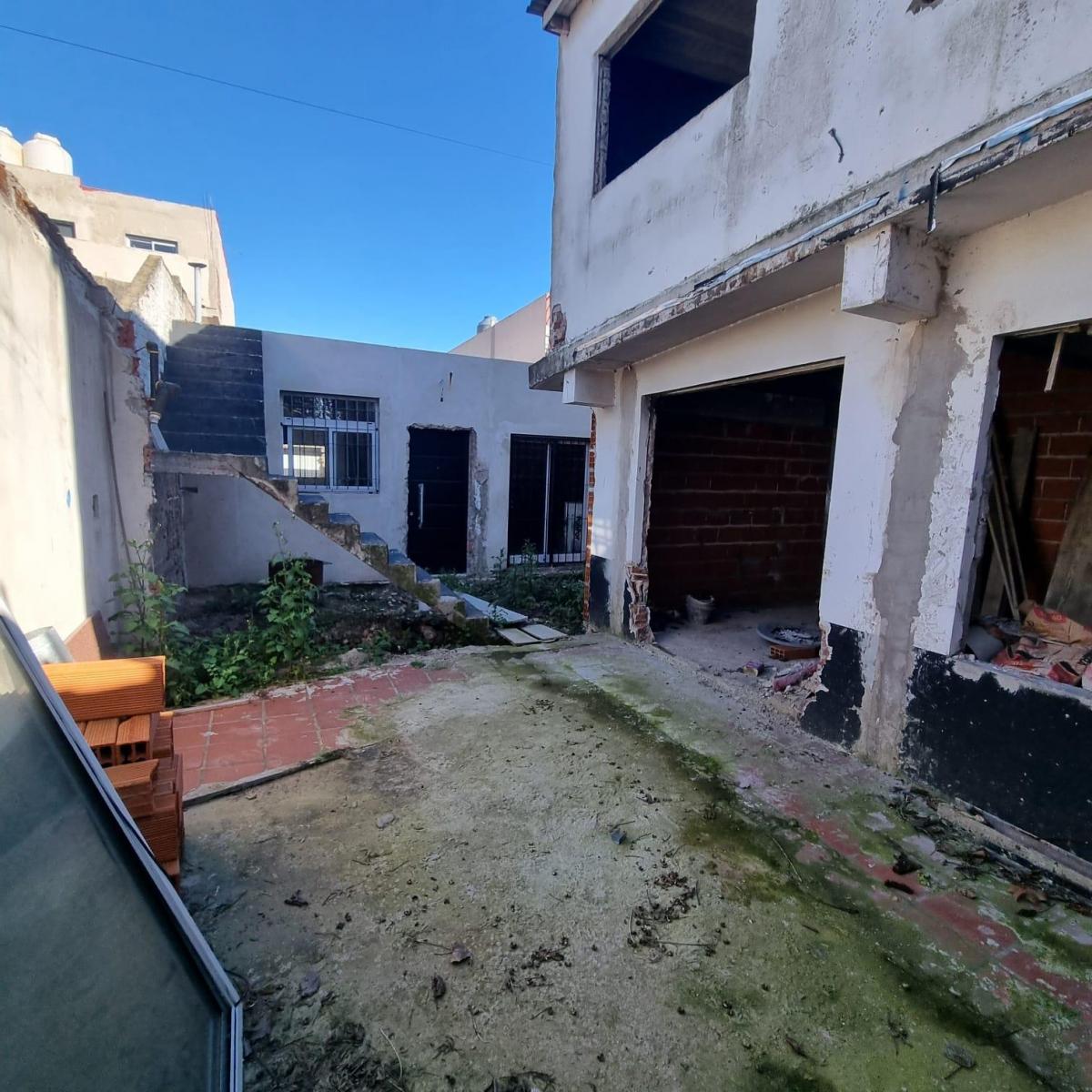 IDEAL INVERSOR! 3 PROPIEDADES EN UN LOTE- Zona NO inundable