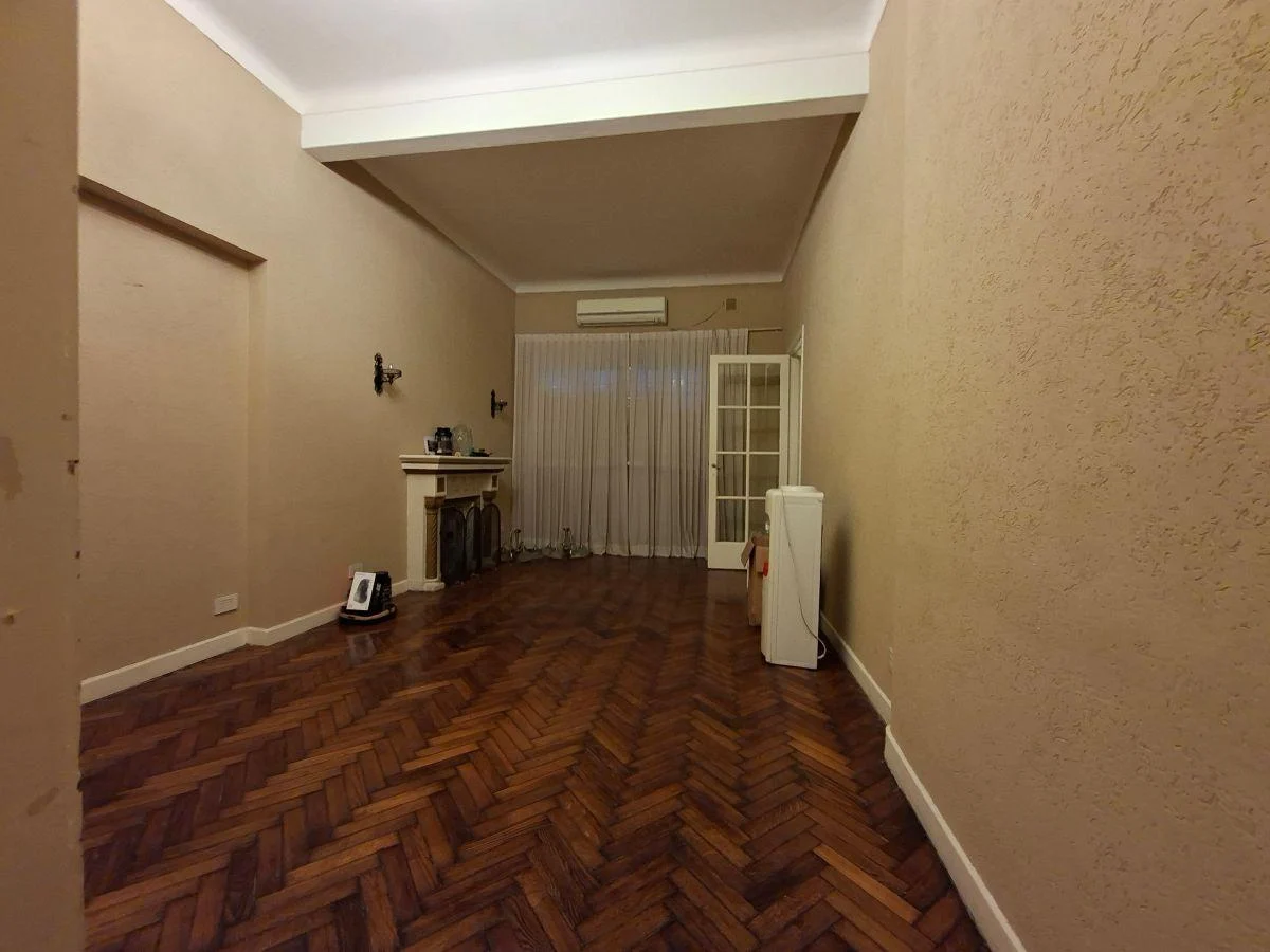 CHALET Y AMPLIO LOTE- excelente ubicacion
