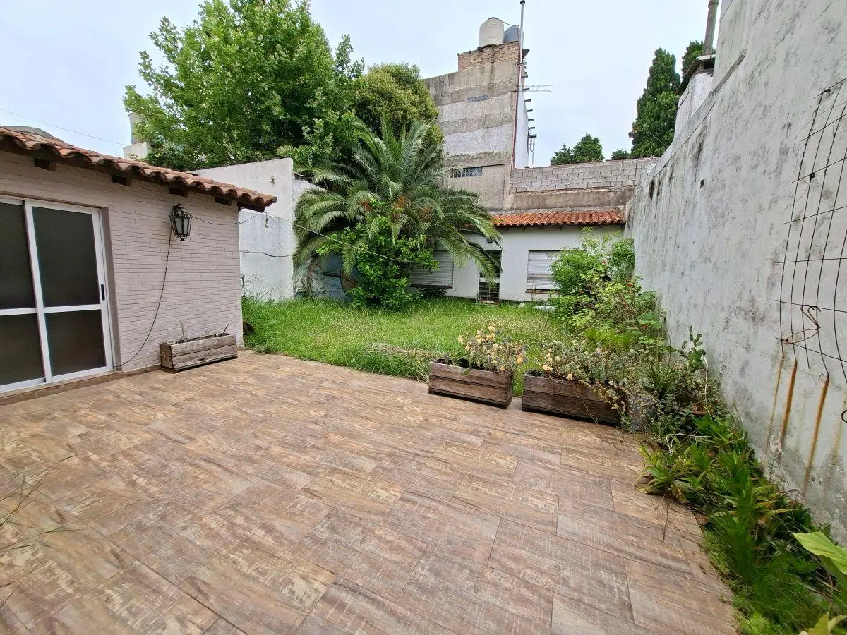 CHALET Y AMPLIO LOTE- excelente ubicacion 5