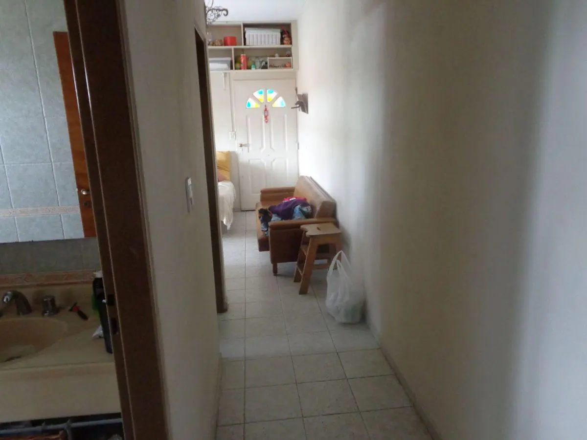 Muy lindo departamento con cochera y bajas expensas 2
