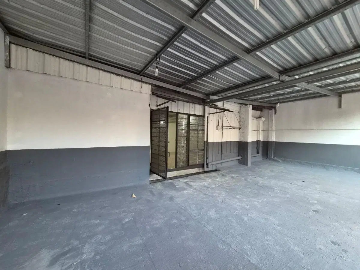 IMPORTANTE ESPACIO MULTIFUNCIÓN de 200m2 EN EL CENTRO DE LOMAS DE ZAMORA 3