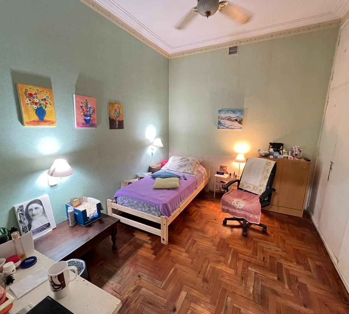 Casa de 6 Amb. en Villa del Parque 3