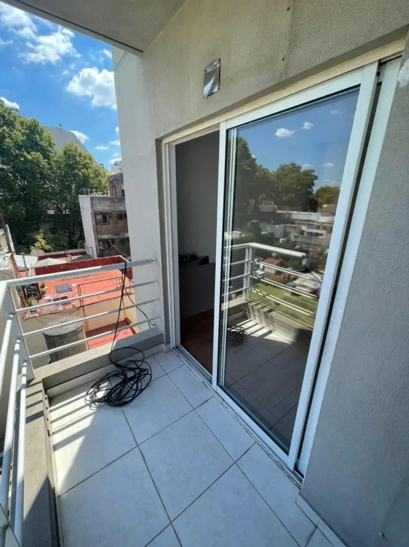 Semipiso dos ambientes con dos balcones 3