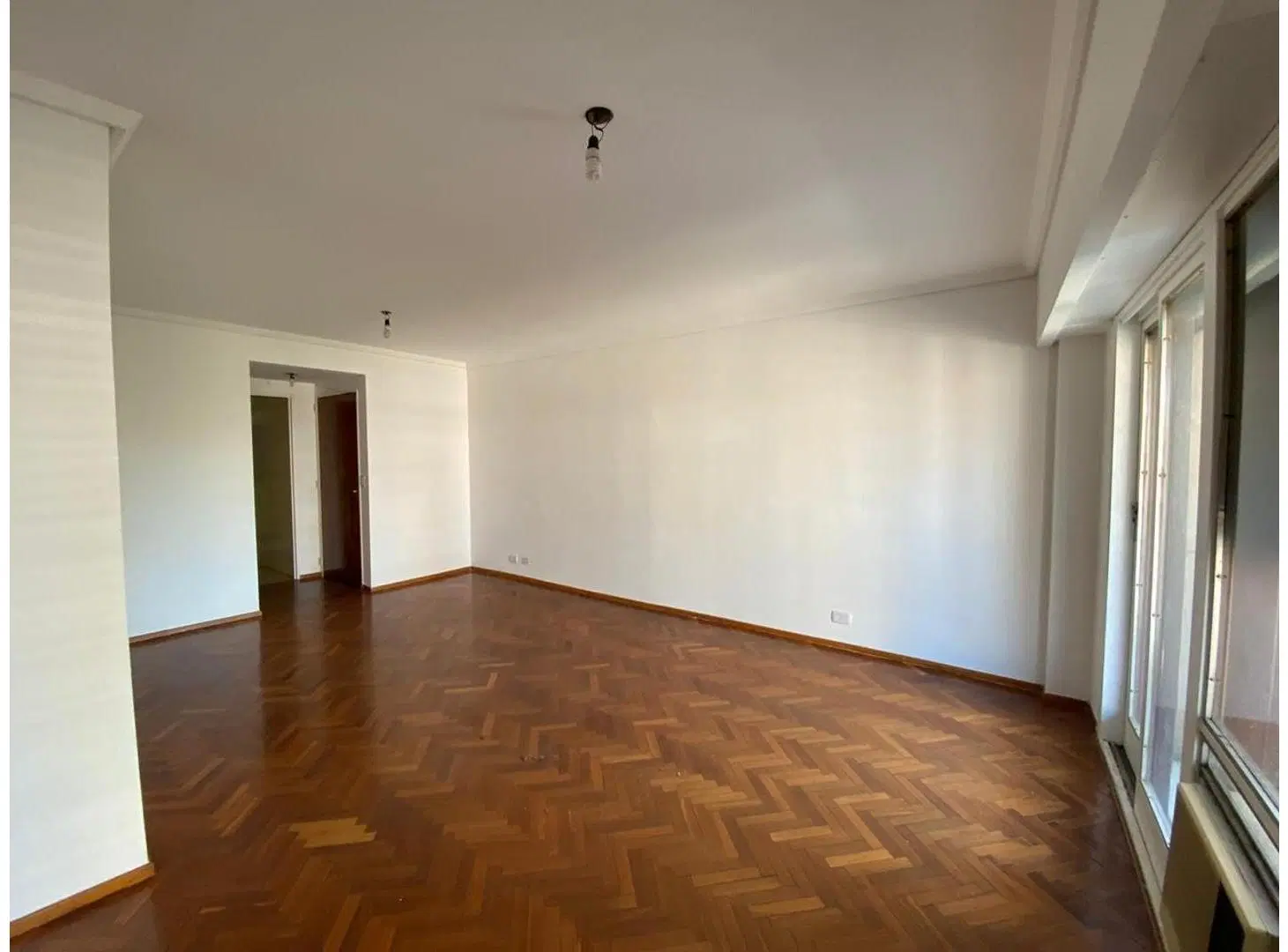Alquiler cuatro ambientes con balcon al frente y cochera 5