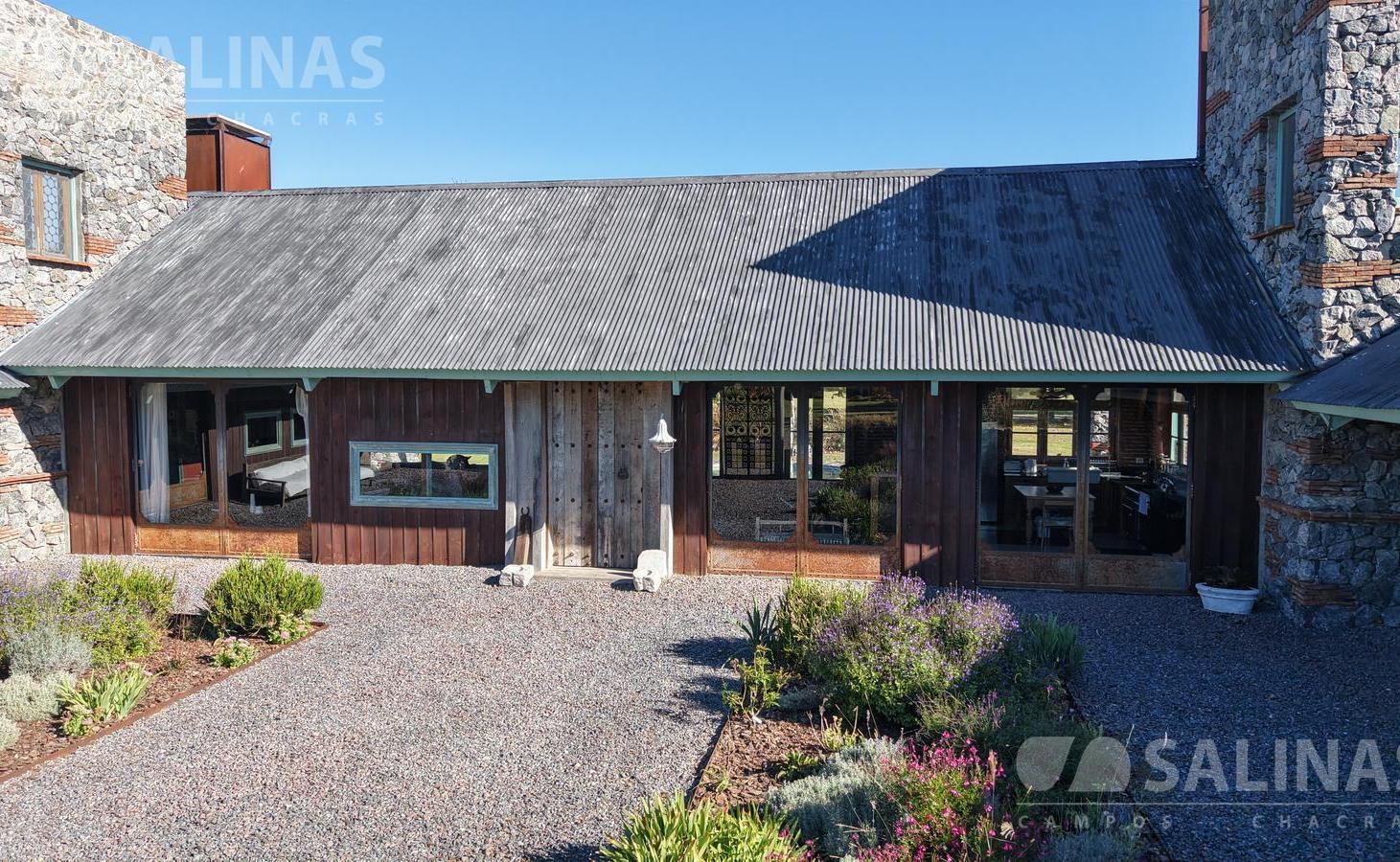 9.948 m². Exclusiva chacra de estilo campo en La Macarena.