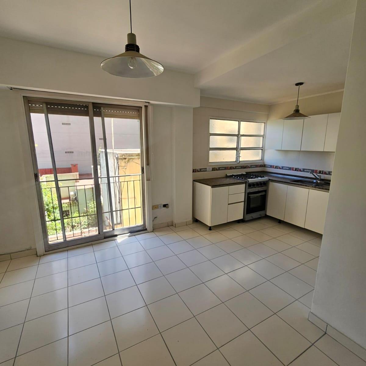 Departamento en Venta de 3 Dorm. en San Martin Ctro 5