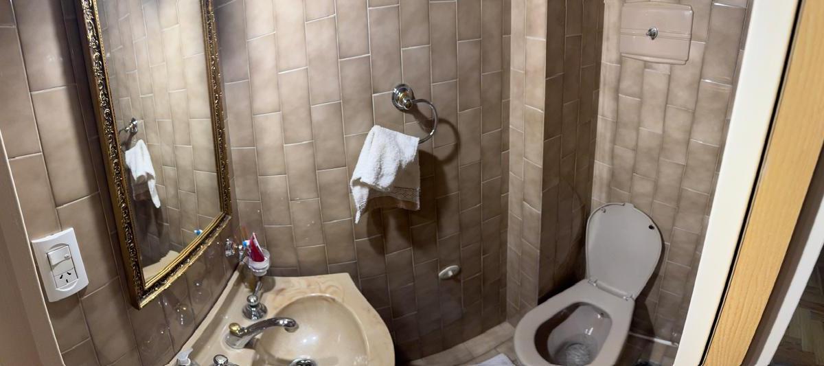 Departamento en Venta de 2 Dorm. C/ Cochera en Gral San Martín 1