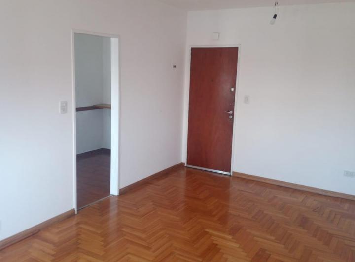 Departamento 2 ambientes en San Martin Centro 5
