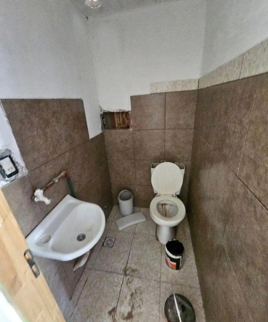 Galpón+Local comercial+Casa a reciclar en venta 2