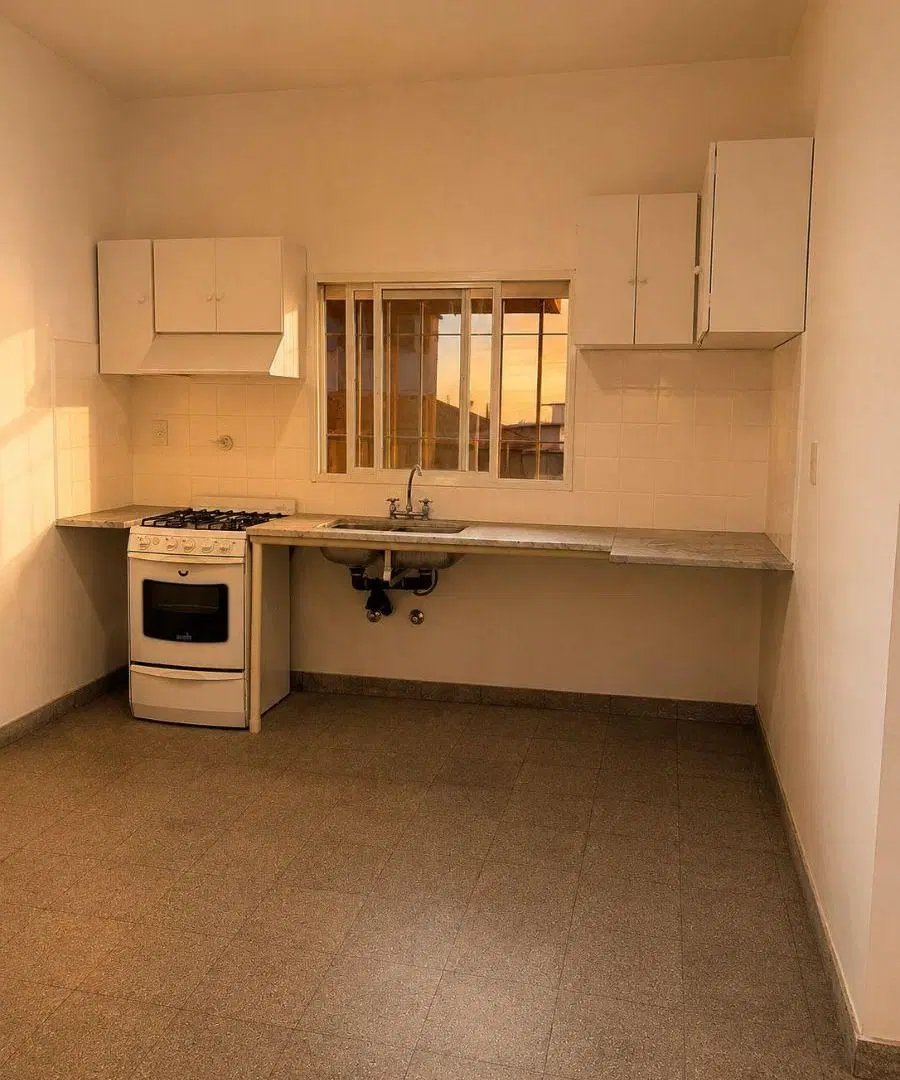 Venta en block! Galpón + departamento grande de 3 ambientes ! 2