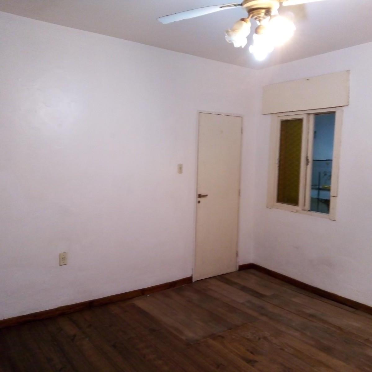 VENTA PH 2 AMBIENTES PARQUE PATRICIOS CON PATIO