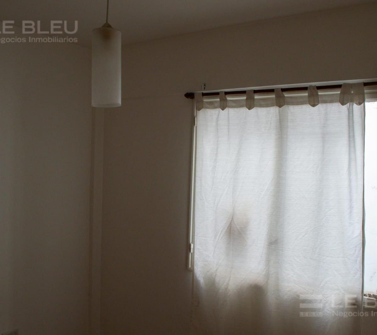 Depto. 2 Amb. Venta en Caballito 100% Luz, y Ubicación 1
