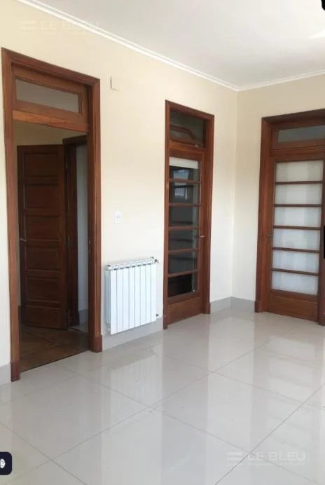 Foto de Casa moderna reciclada en planta alta con terraza privada – LA PLATA, imagen 4