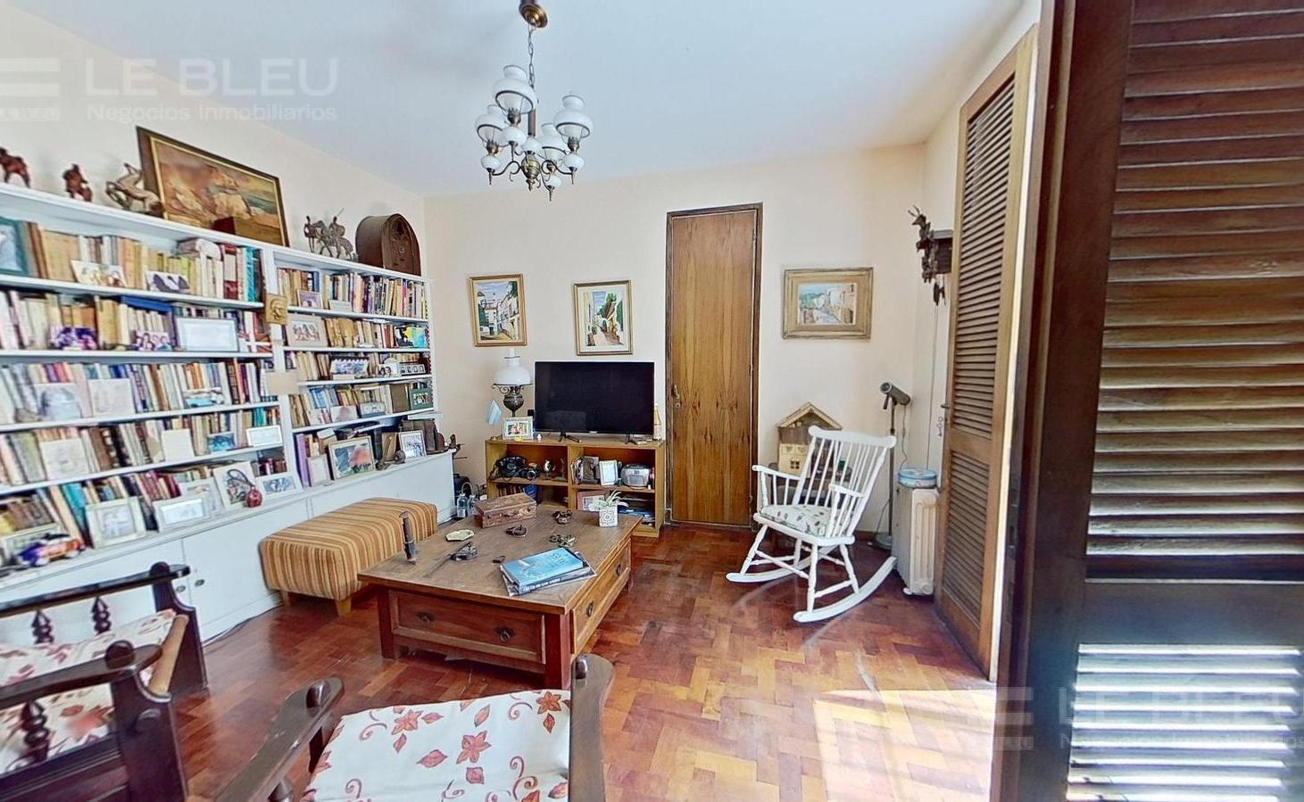 Foto de Hermosa casa de estilo con detalles modernos, quincho y terraza – Ideal, imagen 5