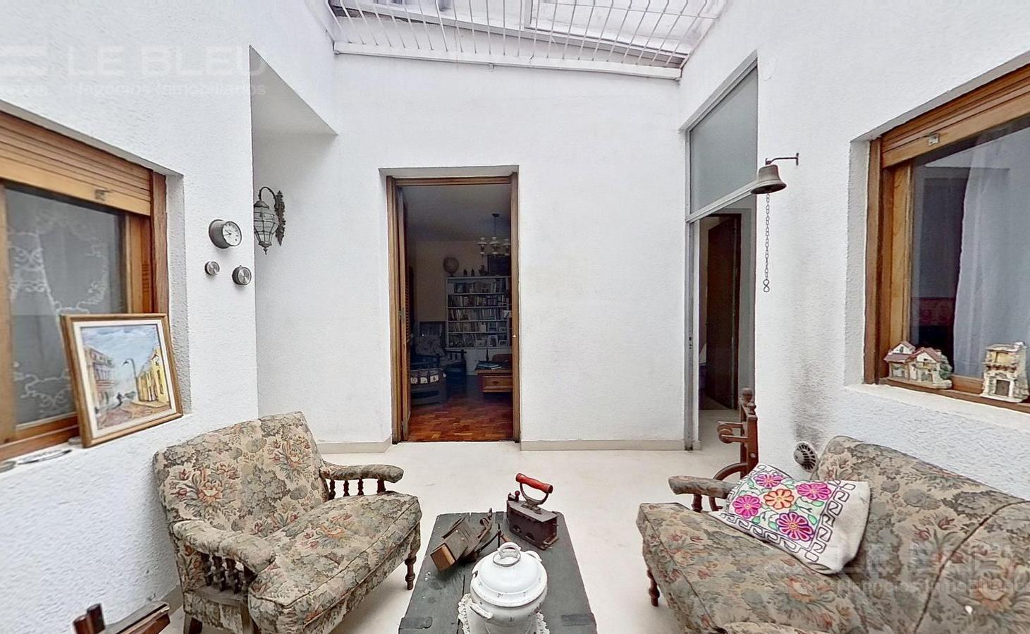 Foto de Hermosa casa de estilo con detalles modernos, quincho y terraza – Ideal, imagen 4