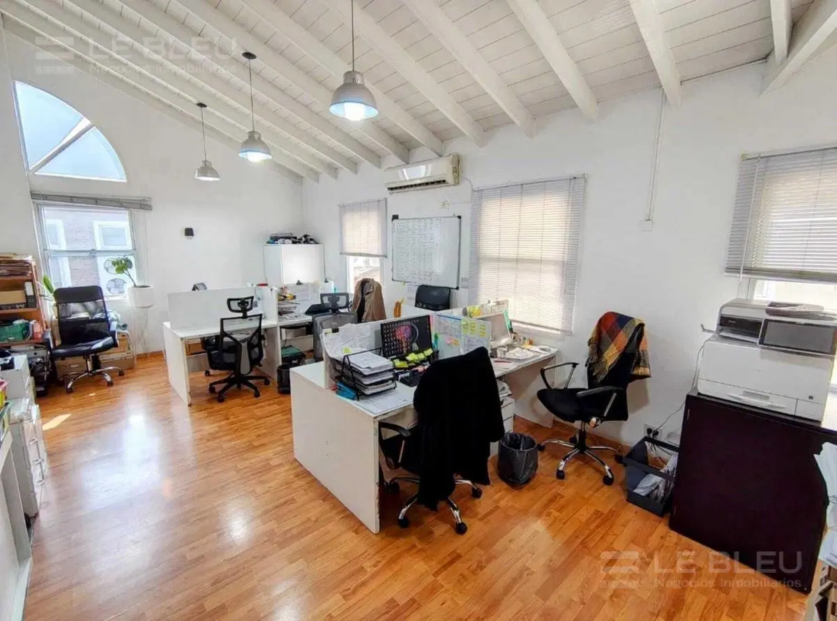 VENTA Oficina en San Isidro - Excelente estado, amplia y luminosa 5