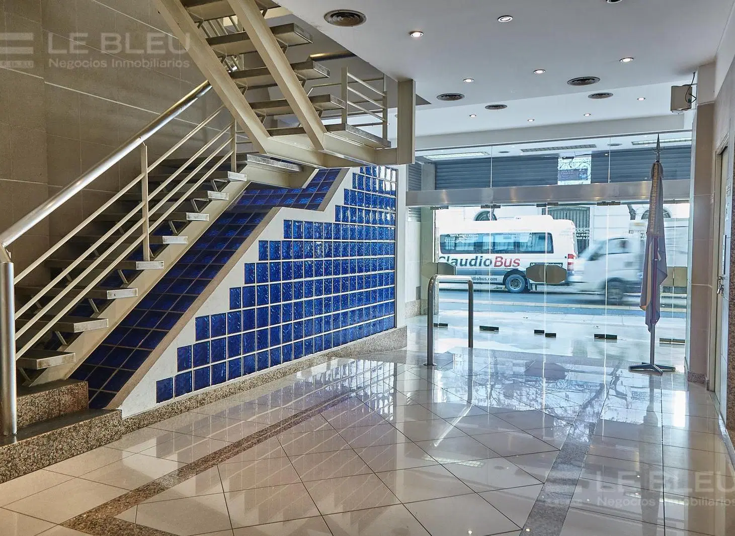 ALQUILER BALVANERA LOCAL 2 PISOS UN SUBSUELO 907 m2 PATIO TERRAZA QUINCHO 8