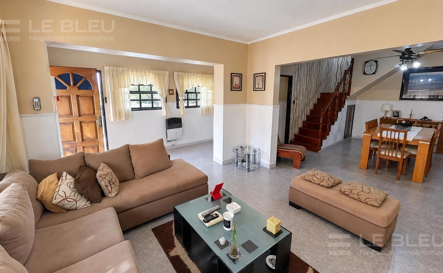 Foto de CASA 5 AMB. CON PATIO, QUINCHO Y COCHERA EN MONTE CASTRO, imagen 1