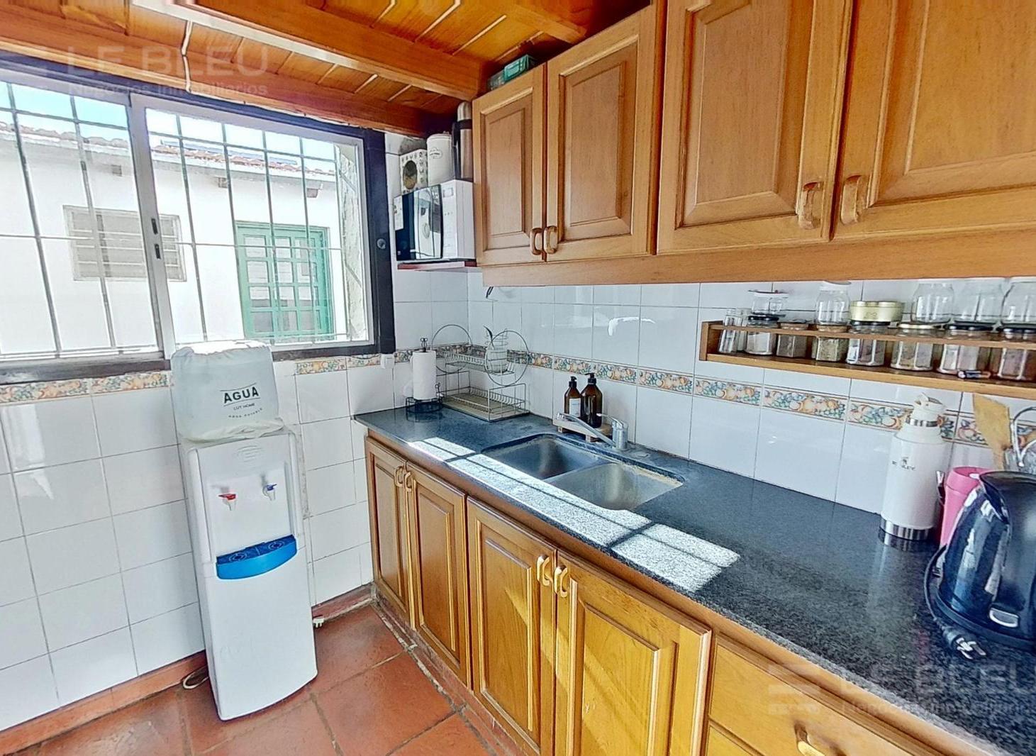 Foto de VENTA DE CASA 5 AMB. CON PILETA EN EL CLUB DE CAMPO DE ARANZAZU, imagen 2