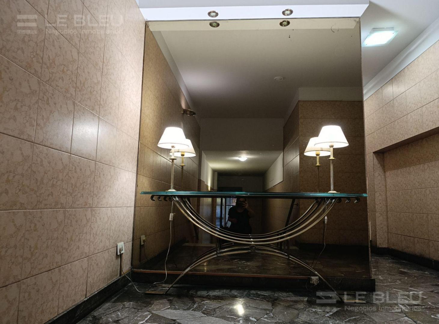 Foto de EN VENTA DEPARTAMENTO de 2 AMBIENTES con PATIO en RECOLETA APTO, imagen 4