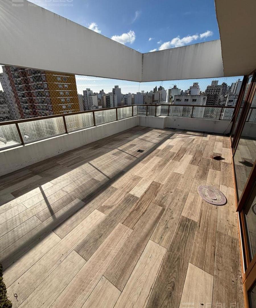 Foto de VENTA DUPLEX 3 AMB. CON BALCÓN Y GRAN TERRAZA EN EN CENTRO DE LA PLATA, imagen 3