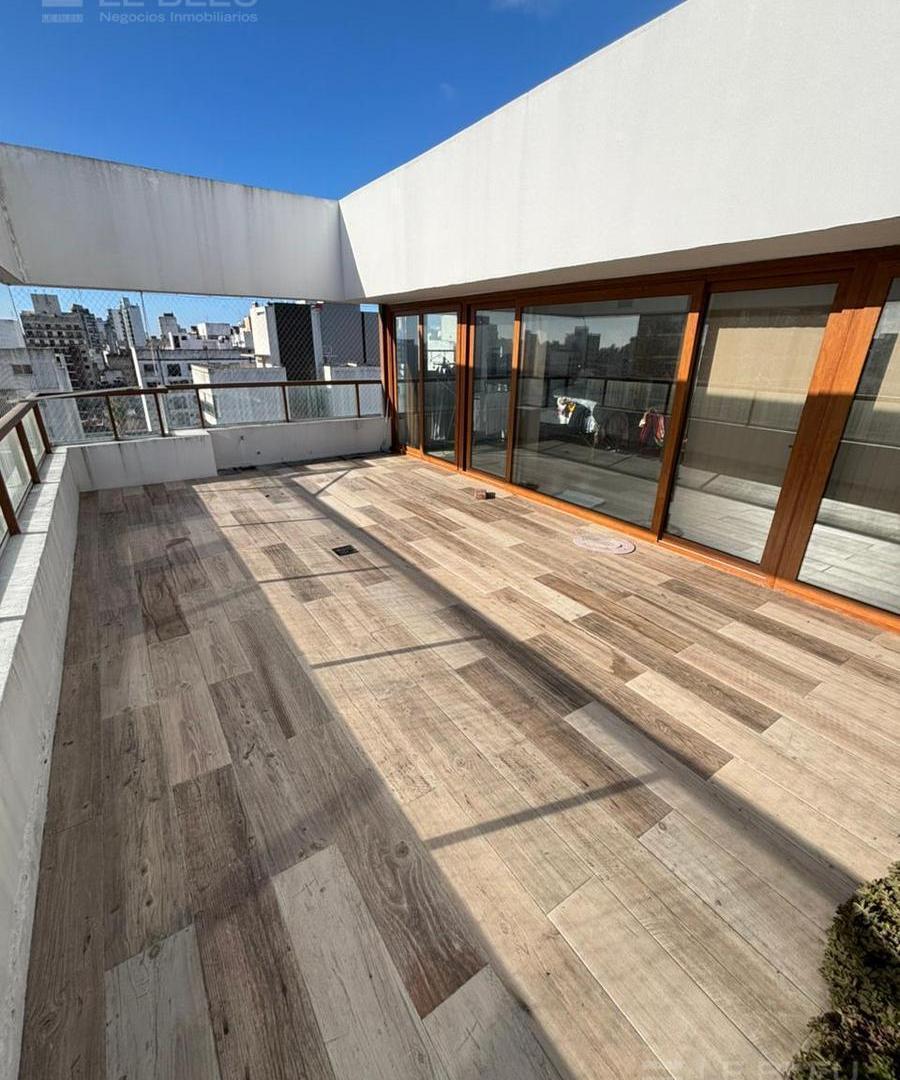 Foto de VENTA DUPLEX 3 AMB. CON BALCÓN Y GRAN TERRAZA EN EN CENTRO DE LA PLATA, imagen 4