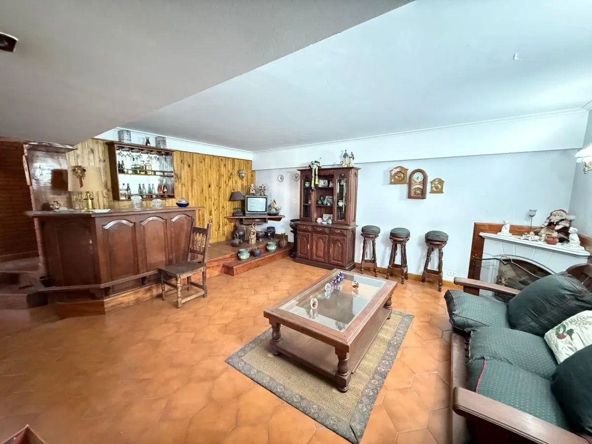 Casa con 4 dormitorios en venta en Llavallol 2