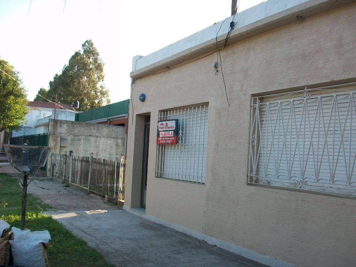 CASA Y DOS DEPARTAMENTOS MULTIFAMILIAR