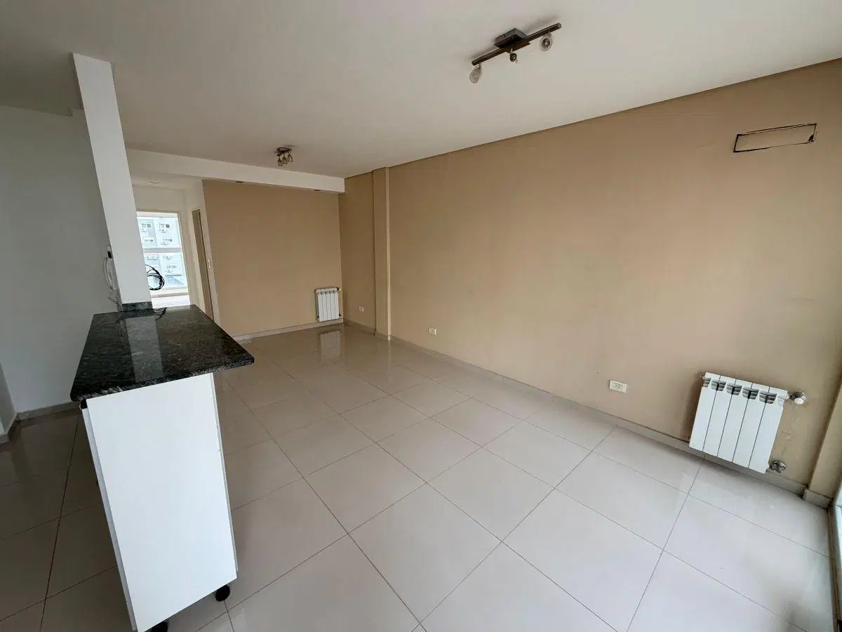 Departamento en alquiler de 2 ambientes con cochera en Lomitas 8